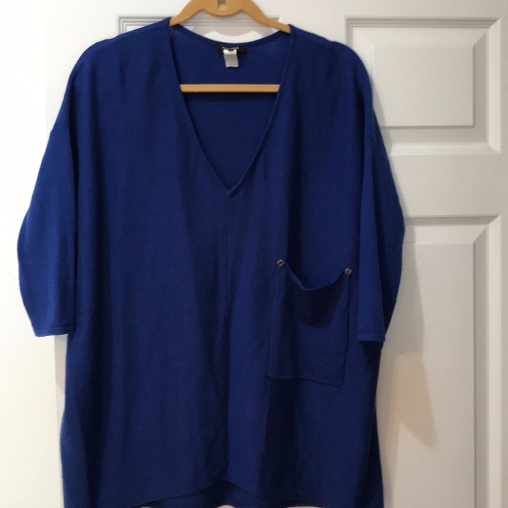 Royal blue vneck sweater/tee